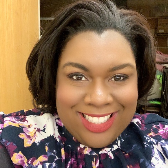 Meet your Posher, Sabrina. - Picture 11 of 17